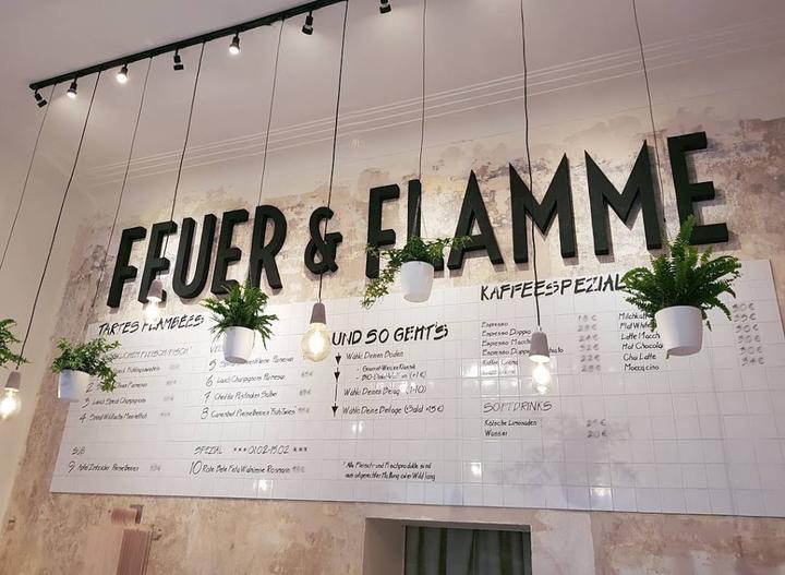 Feuer & Eis Lounge